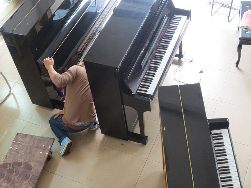 河曲县搬钢琴